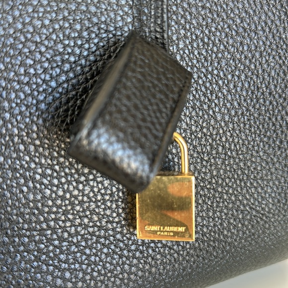 Small Saint Laurent Sac De Jour in grained leather!! GREAT CONDITION!! - Picture 6 of 12